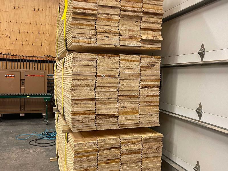 pine-decking-job 7584